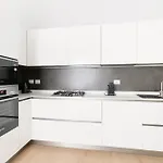 Apartman Guesthost - Cozy & Bright