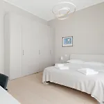 Guesthost - Cozy & Bright Apartman Milánó