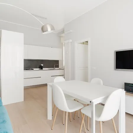 Guesthost - Cozy & Bright Apartamento